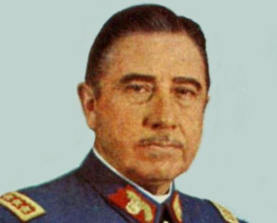 Nasce o General Pinochet, presidente-ditador do Chile entre 1973 e 1990