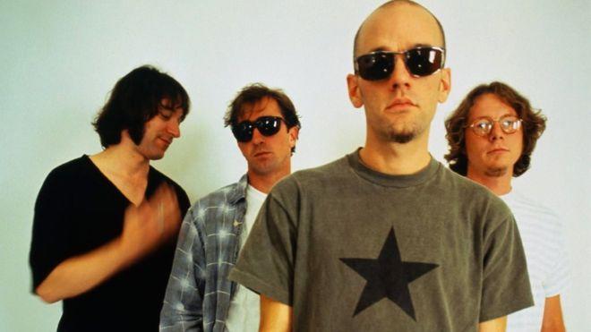 R.E.M lança seu álbum de estreia, Murmur