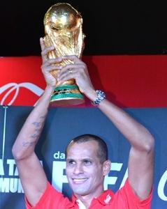 Seleção brasileira de futebol conquista o quinto título mundial