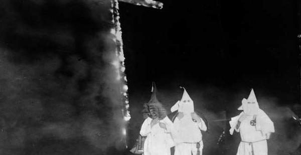 Foi fundada a Ku Klux Klan