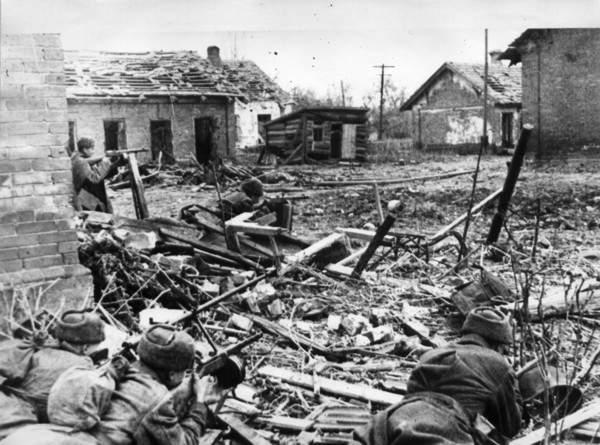 Ataque arrasa a cidade de Stalingrado