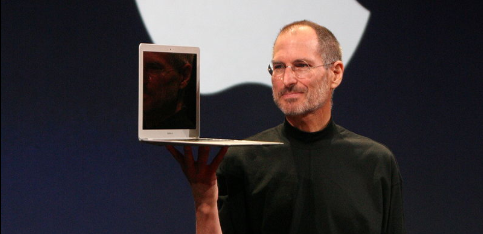 Steve Jobs deixa a Apple