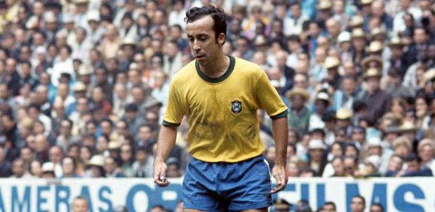 Nasce Tostão, ídolo do futebol brasileiro e campeão da Copa de 70