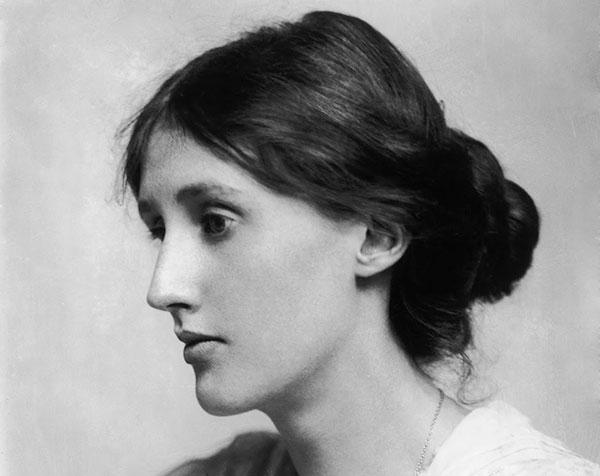 Nasce a escritora britânica Virginia Woolf